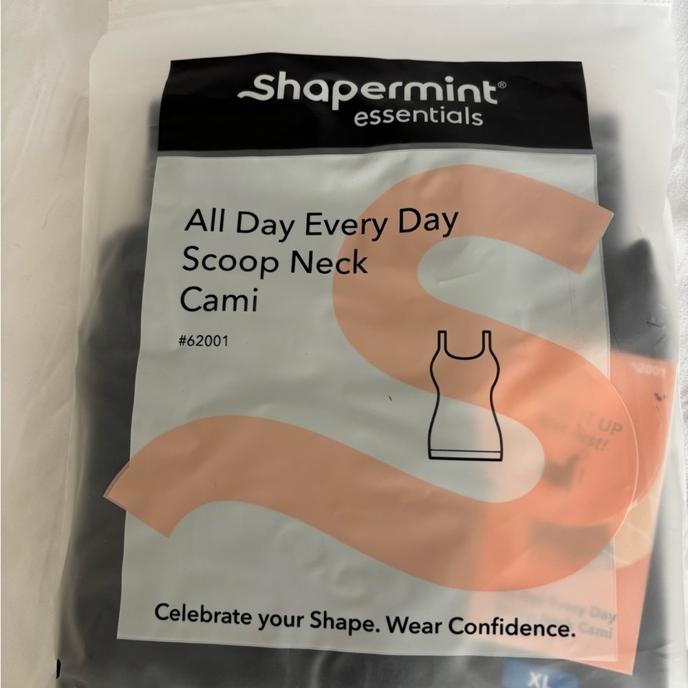 Shapermint Black Scoop Neck Cami
